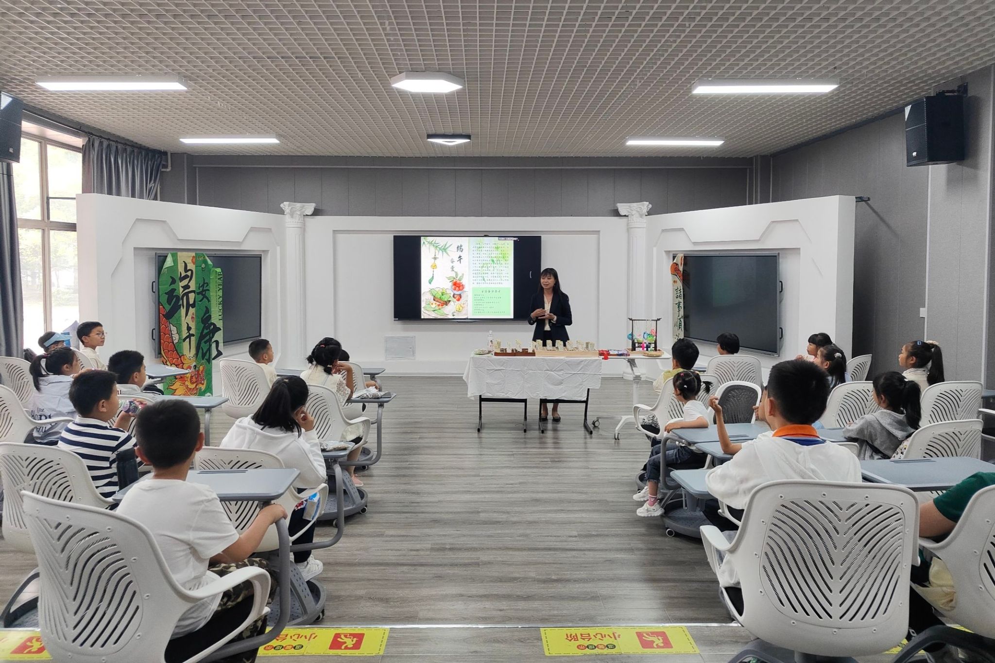 5645c3fb8396654c09ae1d73c149315