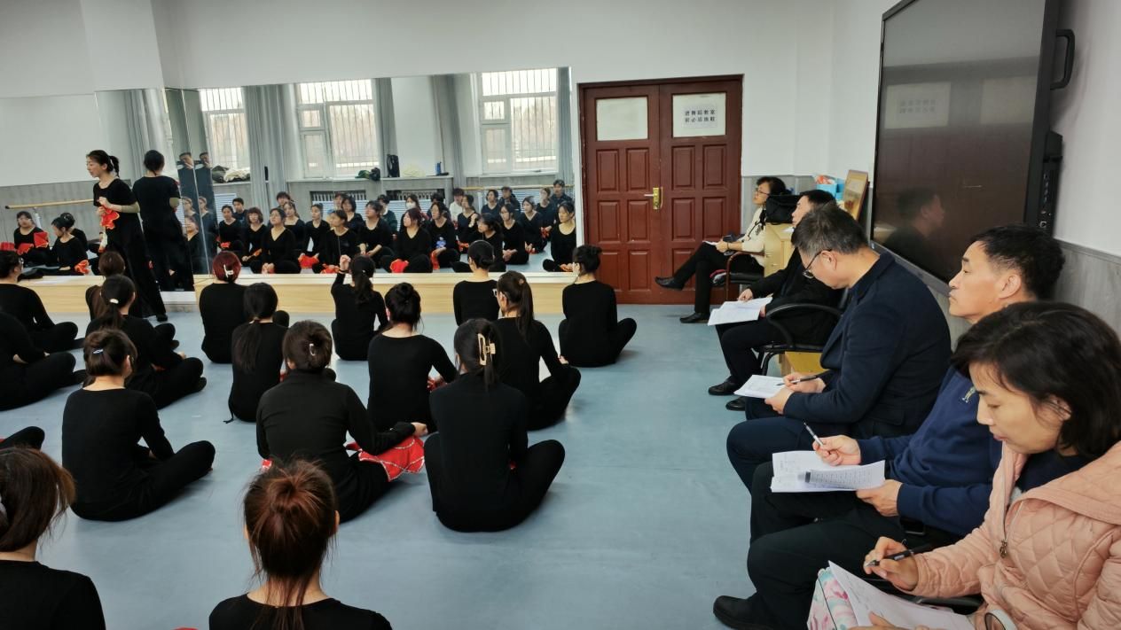 51bd26fdd96244f69b3d01bff135f77